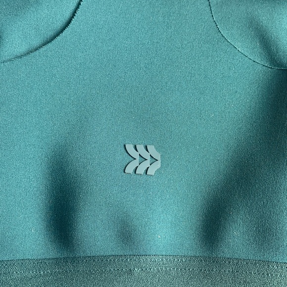 Green Sports Bra Large all in motion - Picture 4 of 5